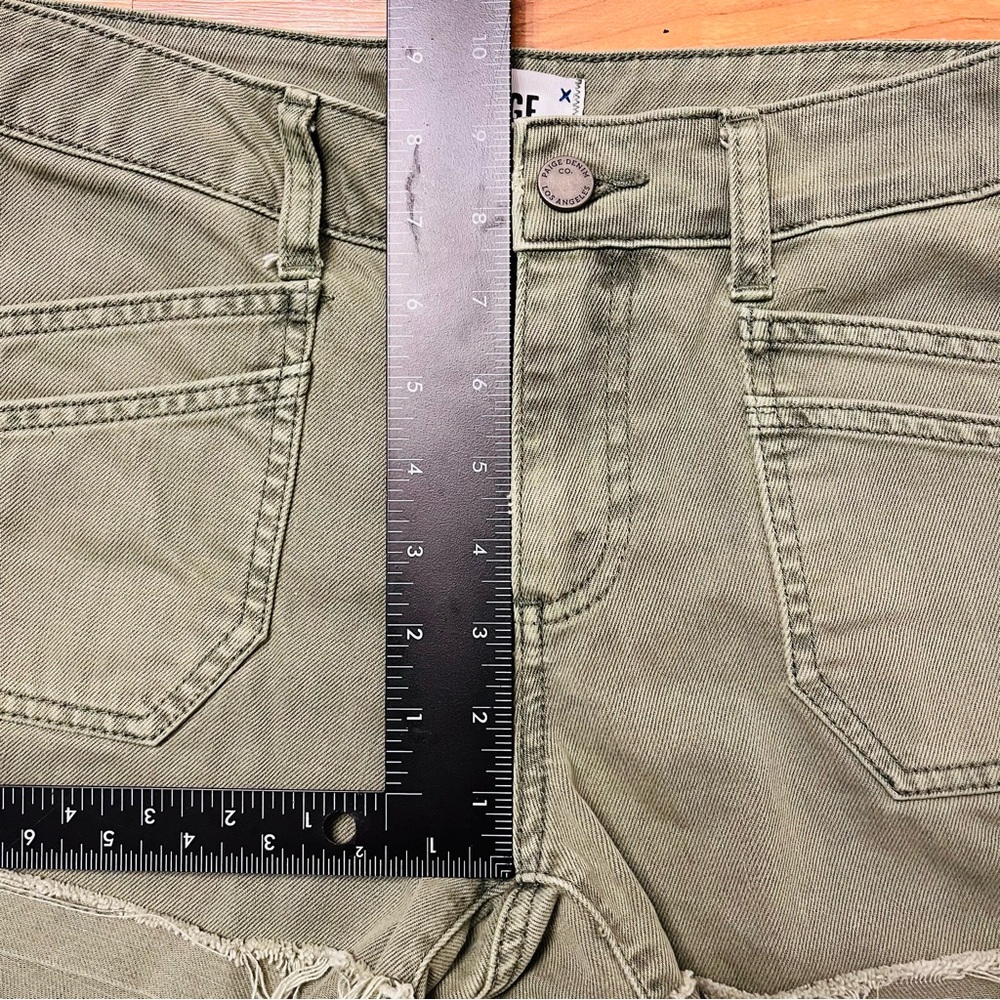 PAIGE Olive Denim cargo Shorts – Raw Hem – Size 25 - Picture 7 of 7